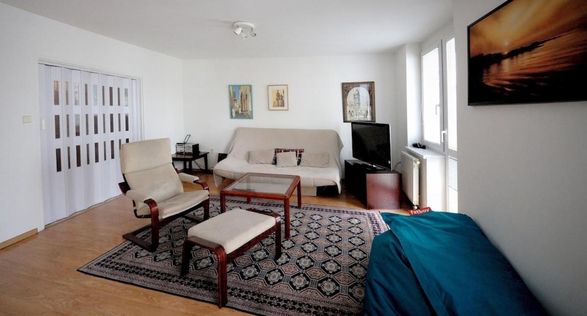 Appartamento Pleasant Close To Center
